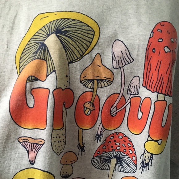 🍄Psychedelic shrooms 🍄🍄 A fun grey tee-Shirt - Picture 4 of 6